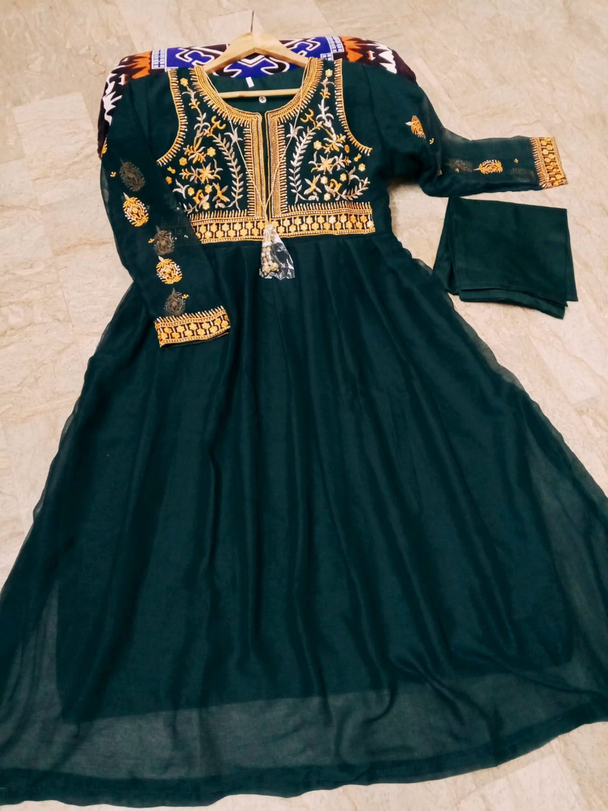 Front sequence embroidered neckline and sleeves elegant maxi