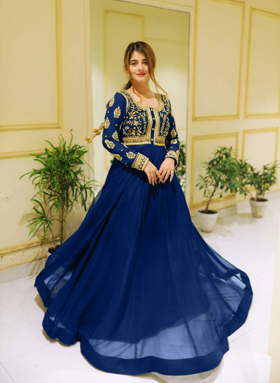 Front sequence embroidered neckline and sleeves elegant maxi