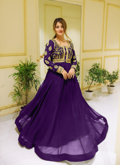 Front sequence embroidered neckline and sleeves elegant maxi